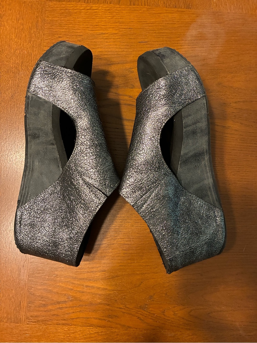 Volatile Women’s Open-Toe Slide Sandals in Shimmery Black